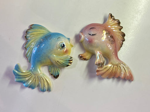 Kissing Guppies