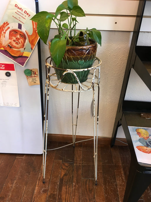 White Iron One Pot Plant Stand